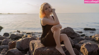 Helen Stifler [ helen-stifler ] - Pussy so fat, it needs to get clapped 😮‍💨