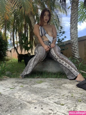 purplehoneydiesel - cleaning up his cum like a good girl 😇