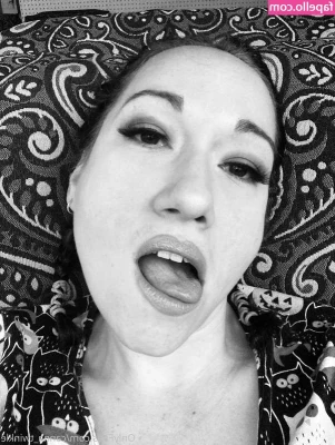 Amy Meadows [ amy-meadows ] - 🚨LATE NIGHT POLL 🚨  What should I do right now?