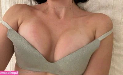 madisonnhopee - Can we stay in bed and cuddle all day long please ?