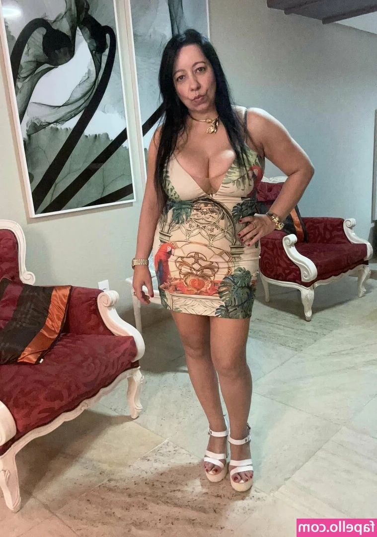 Letícia Soares [ letcia-soares ] - Happy Christmas everyone! Hope everyone is having a great holiday.