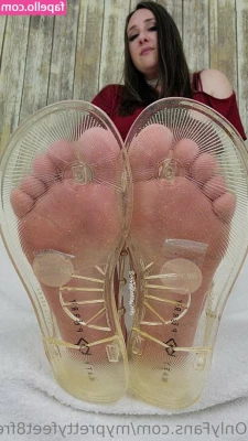 myprettyfeet8free - I'll be back with some ppv soon :) for now, more booty