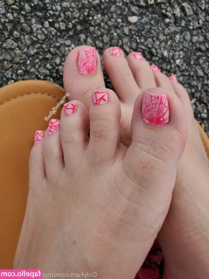 myprettyfeet8free - I ve been craving chocolate lately  treat me to a box and I ll send