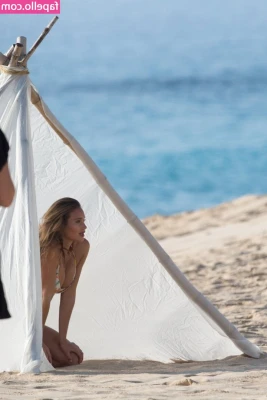 Hannah Davis [ hannah-davis ] - I will reward the people who have Supported me here financially:)
