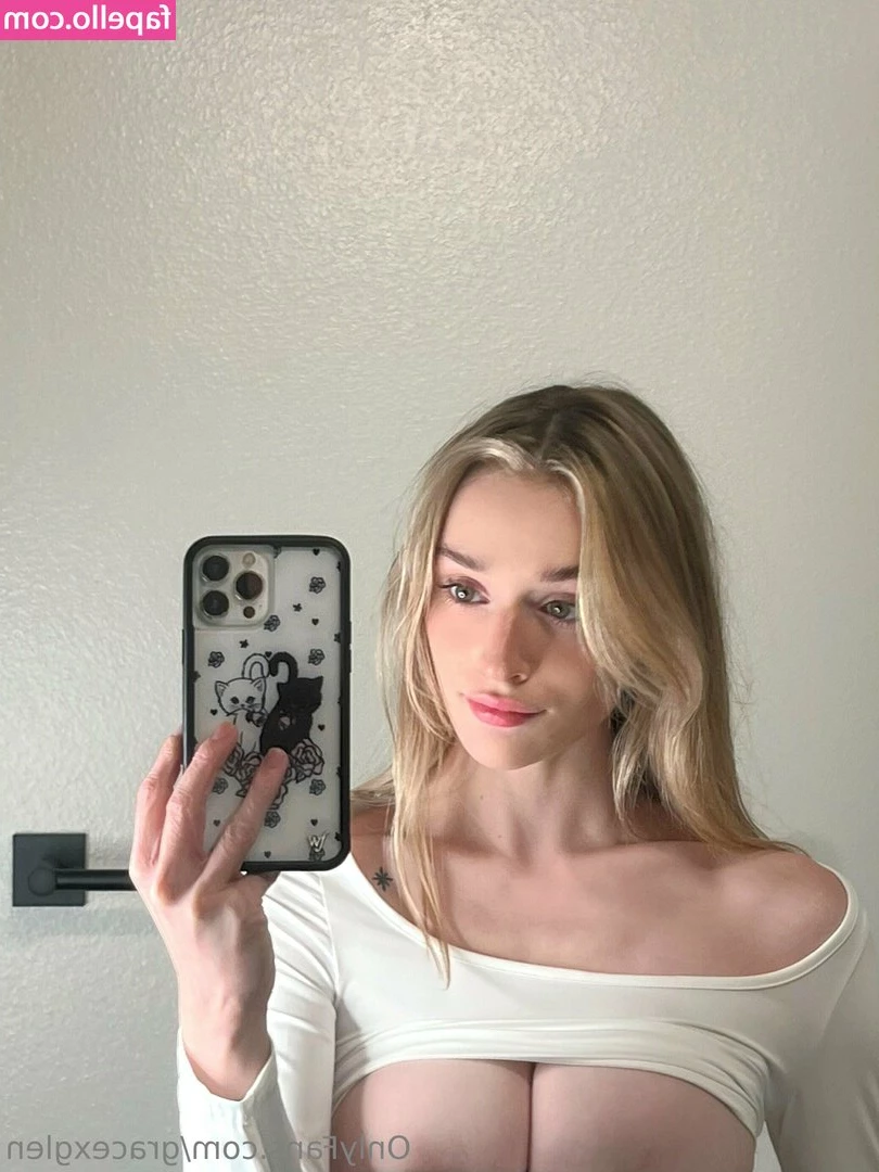 gracexglen [ gracexglen-2 ] - Wanna watch my ass getting fucked by my dildo  Any size tip will get