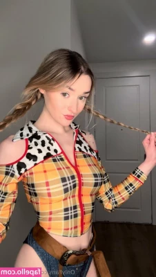 gracexglen [ gracexglen-2 ] - Students Are Caught Fucking In The Bathroom And Then Get Fucked By