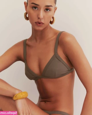 Isabella Elei [ isabella-elei ] - Guess what’s for dinner?
