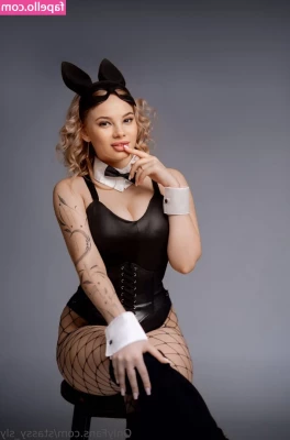 stassy_sly [ stassy-sly ] - The thought of being shared around gets me so fucking wet, honestly.