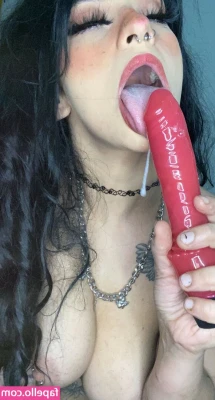 thegothicbaby - Wanna get behind me and fuck me?