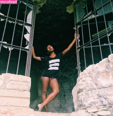 Ash Sarkar [ ash-sarkar ] - You belong under my shoe