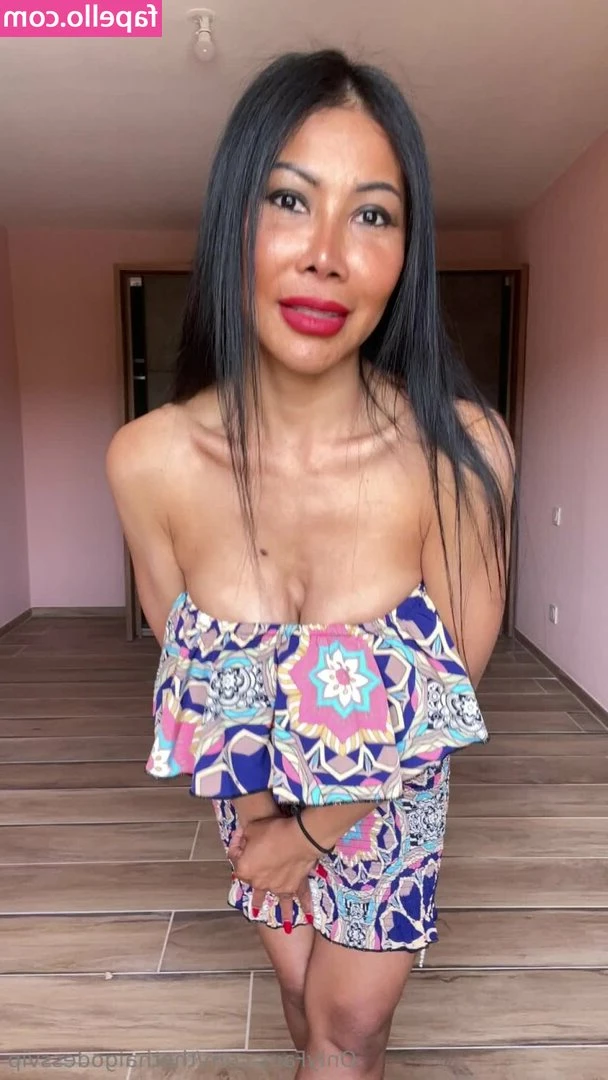 Angelina Thai [ angelina-thai ] - I need a seat!