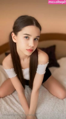 emilybrownnn - Tu aimes mon nouvel ensemble transparent