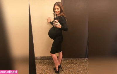 Hilaria Baldwin [ hilaria-baldwin ] - Hi again after defatin 3 clones im bak here posting love u all for