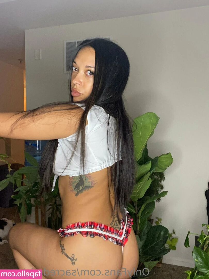 SacredMistress - 🇬🇧 Do you wanna see what's under the sticker? Run in 💌 