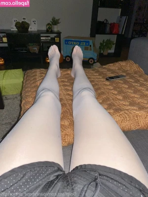pantyhose_princess99 [ pantyhose-princess99 ] - I got horny while house sitting   tip me  10 to see the video