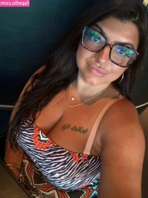 Greek Goddess [ greek-goddess ] - Here, in my room, bored.😐 Wish you were here to grab my tits and