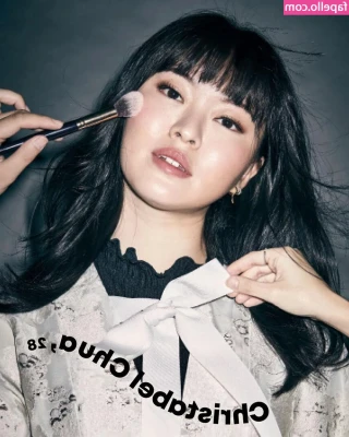 Christabel Chua [ christabel-chua ] - Today I spent the day at home watching TV 📺💋 Sometimes it's so