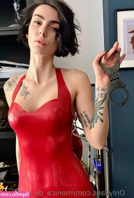 monica_de_mistress [ monica-de-mistress ] - Quien quiere ver Netflix conmigo