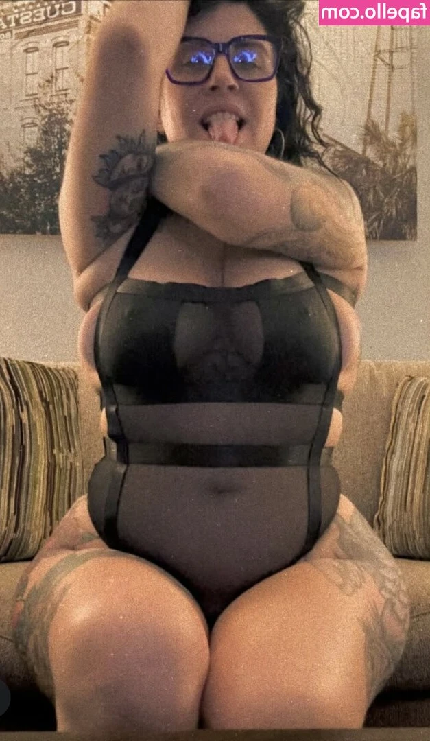 Georgi_goddess [ georgi-goddess ] - Micro string bikini tease 🥵