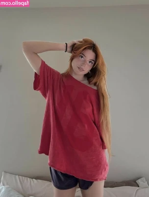 Hannah Stein [ hannah-stein ] - I like red on me 🙈 I think I need more red lingerie What do you