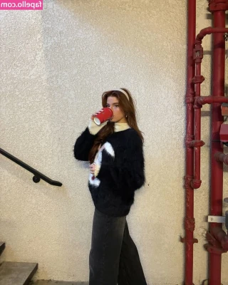 Hannah Stein [ hannah-stein ] - Don't you just wish I was your teacher back in school 😝🍒?!!!