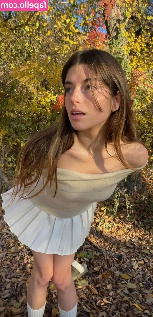 Hannah Stein [ hannah-stein ] - Would you warm up my cold cheeks