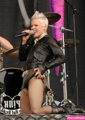 Pink - I want you to slide your dick between my boobs and rub your cock on