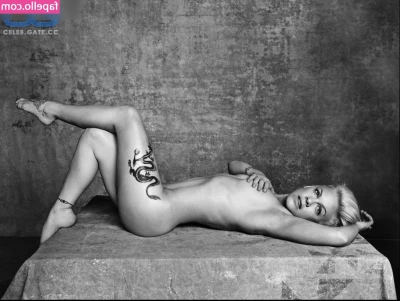 Pink - COME WORSHIP YOUR PUSSY BABY   This Photo is copyrighted content