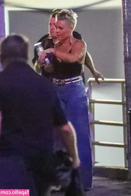 Pink - Hello hello    Just got back from Hulaween and it was fantastic   