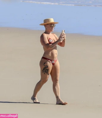 Pink - Think I d make a good distraction for Jason