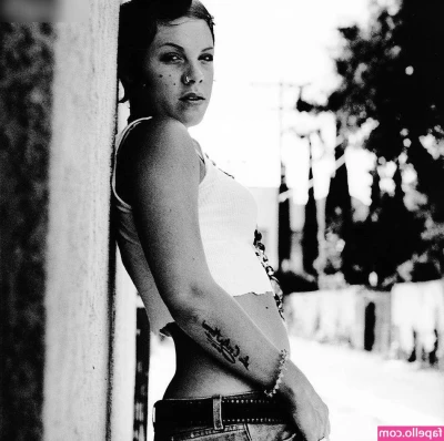 Pink - I am in a mood for you! Get in my DM's!