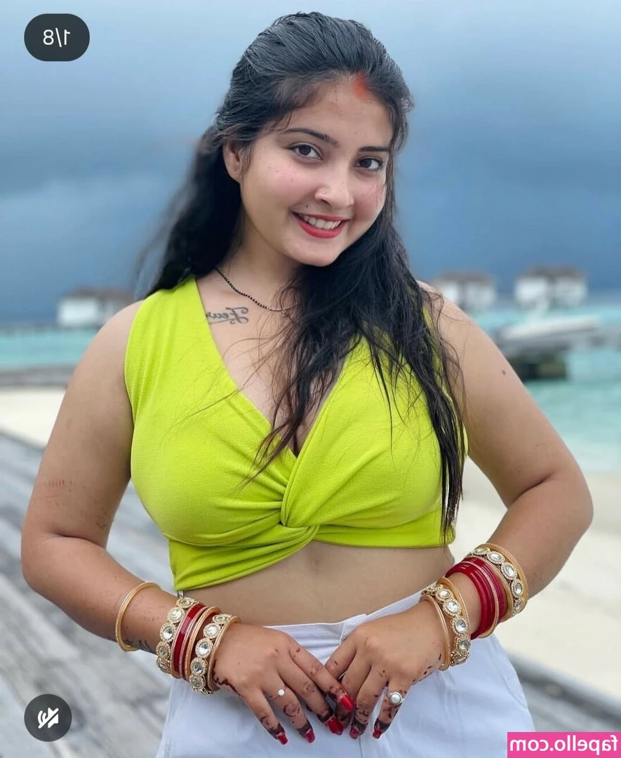 Kritika Singh Juhi_Kritika [ kritika-singh-juhi-kritika ] - Feeling frisky baby? DM me now 📩