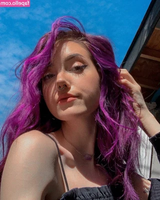 Paisley - who’s ready to see more from the shoot 🙋🏻‍♀️🤪🤤