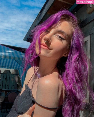 Paisley - Watch my titties and ass bounce while I go for a jog on my treadmill