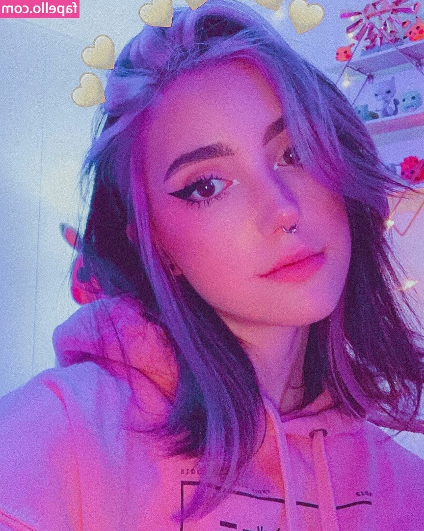 Paisley - 10 mins of cat girl porn in your inbox now