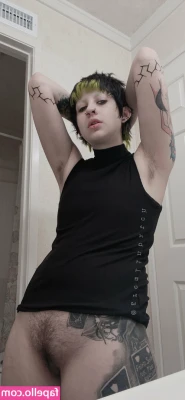 Gremlinbxtch - did you save me a hotdog? 🌭