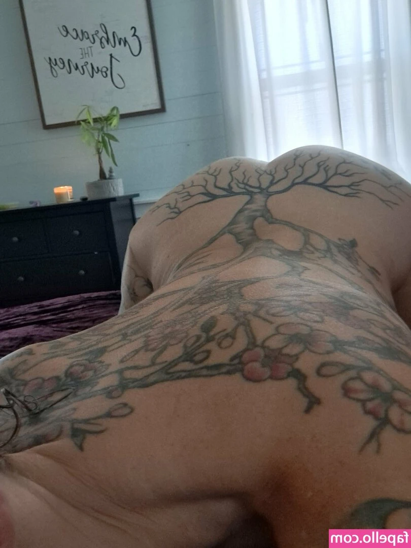 Sierra Dawn [ sierra-dawn ] - Ready for some dildo in pussy pictures? 😝