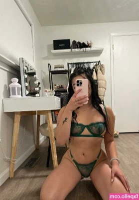 babymimi_ [ babymimi ] - Heading out with my girl Hannah tonight. If you want to buy us both a