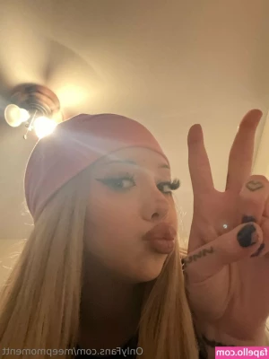 Meepmomentt - sexting for the next hour or so... tip $40 to sext until you cum with