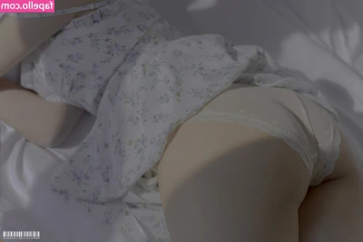 Tunlita - TGIF baby!! Is Fuck Friday, cum with mama babe!!