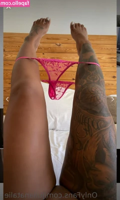 Julia Natalie [ julia-natalie ] - Splish splash I was taking a bath 🧼  (well, a shower, but that