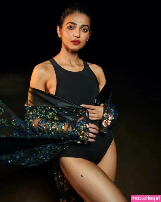 Radhia Apte [ radhia-apte ] - Worship my perfect soles