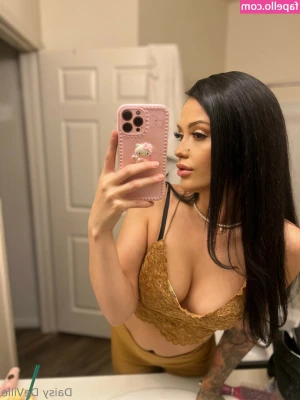 Daisy DeVille [ daisy-deville ] - Mlml arrapante vero?👅😈