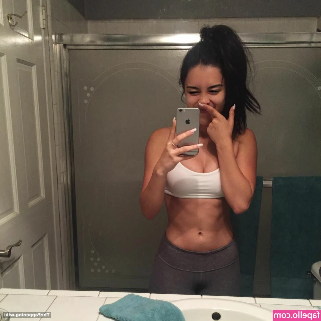 Jazmin Garcia [ jazmin-garcia ] - Who’s ready for one?! Happy Wednesday 😈💦
