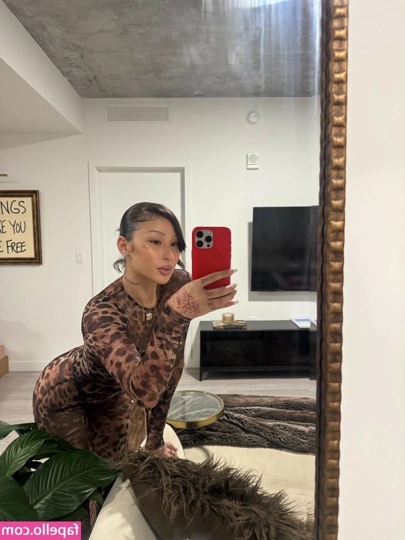 dimedayna - Would you ever fuck a trans girl like me honestly?