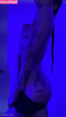 KatWoods - They want to be out 🍉🍉🔥👈😆🐥