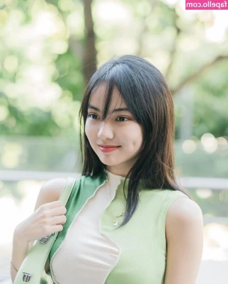 Leleyspam - I‘m asking here again, bc you‘re more important😂❤️ Should