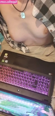 MilkyAsh - Good morning !  Happy Humpday 🍑