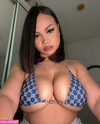 saige.y [ saige-y ] - Would you fuck my slipper?