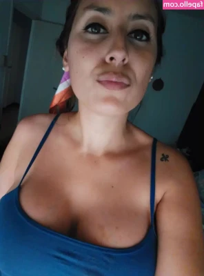 Desireesoria0106 - I orgasmed to this today, hehe. Yes, I masturbated to this~!  My top